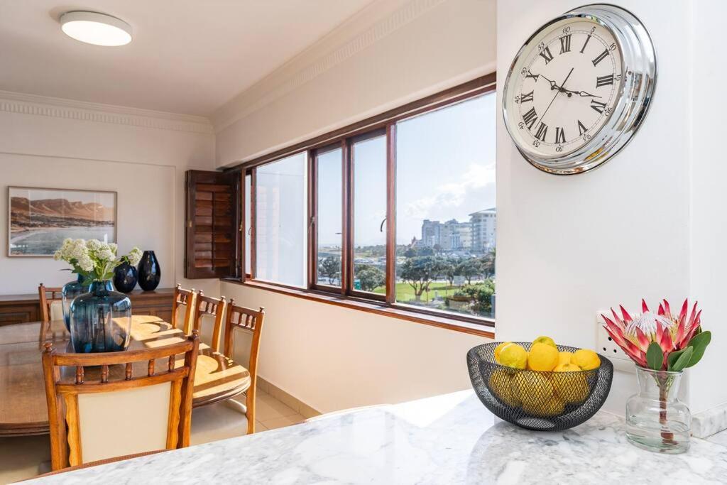 Stunning 3 Bedroom Beachfront With Parking Apartment