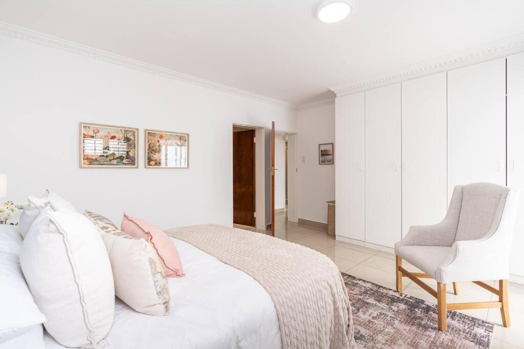 Stunning 3 Bedroom Beachfront With Parking Apartment