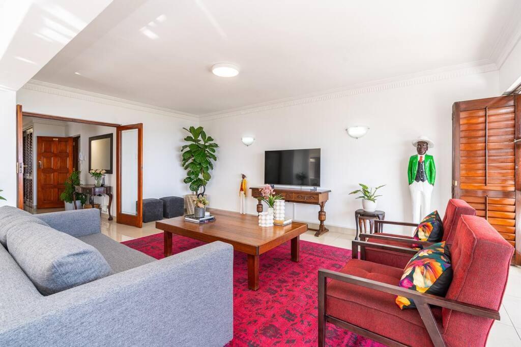 Apartment Stunning 3 Bedroom Beachfront With Parking