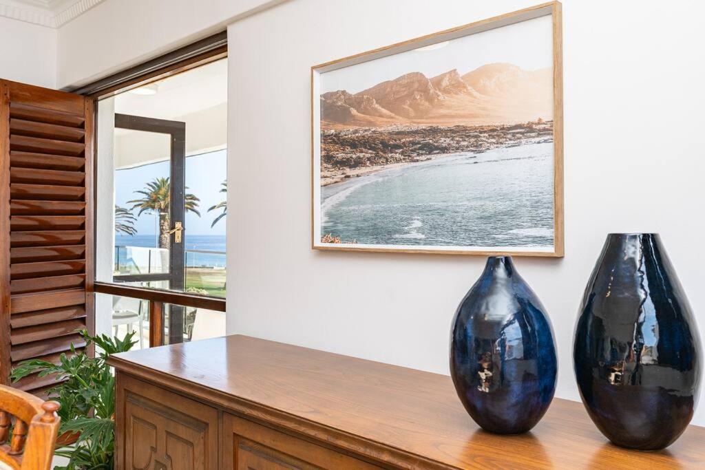 Stunning 3 Bedroom Beachfront With Parking *