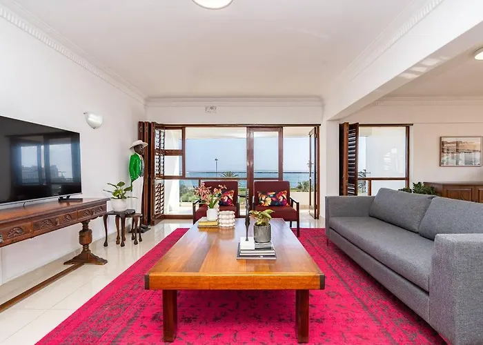 Stunning 3 Bedroom Beachfront Apartment With Parking
